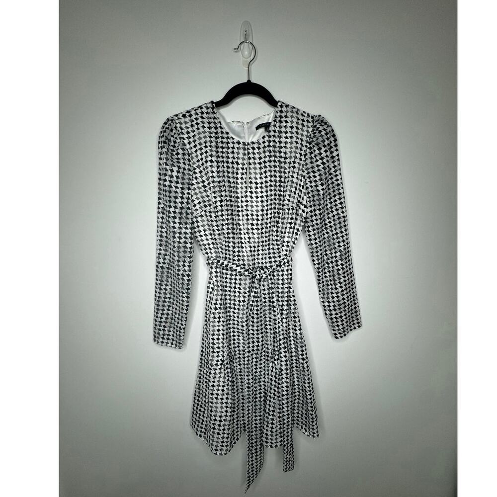 Alex Marie Long Sleeve A-Line Mini Dress w/ front Keyhole Neck Size 2